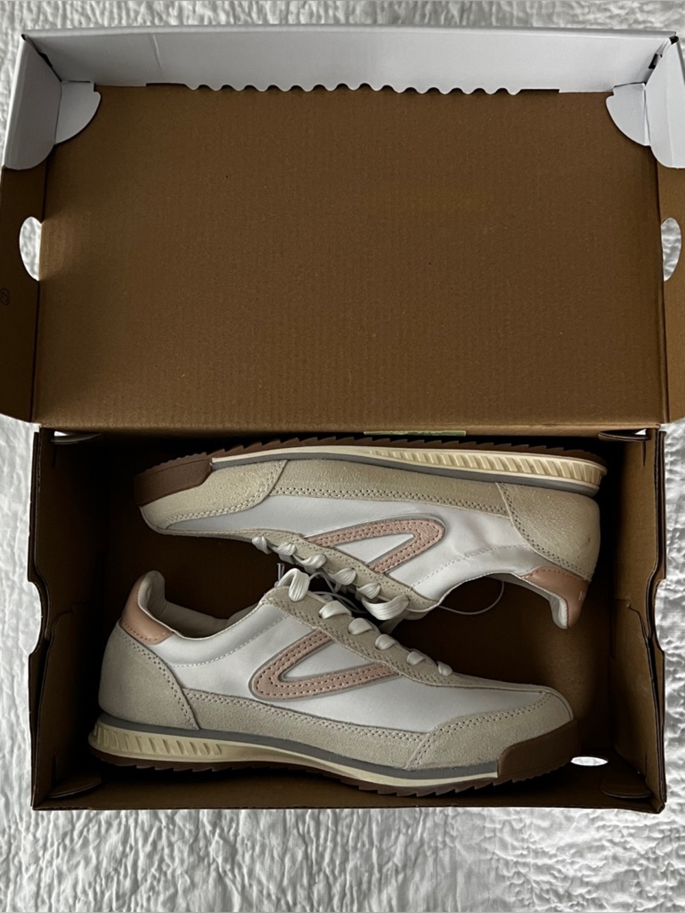 Tretorn Hailey Women's Size 7 Sneakers - Cream & Pink - Picture 3 of 6